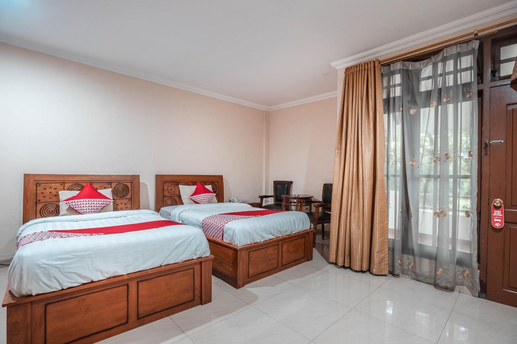 Super Oyo 686 Bunga Karang Hotel Bekasi Exterior foto